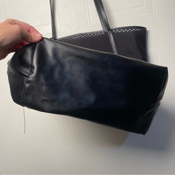 Victoria's Secret Black and Pink Tote Excellent - Picture 5 of 7
